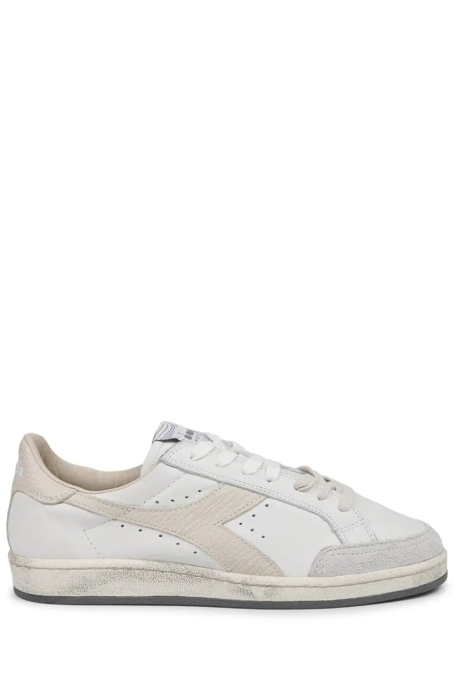 Diadora men’s sneaker prestige used white in white and beige with distressed rubber sole for casual wear