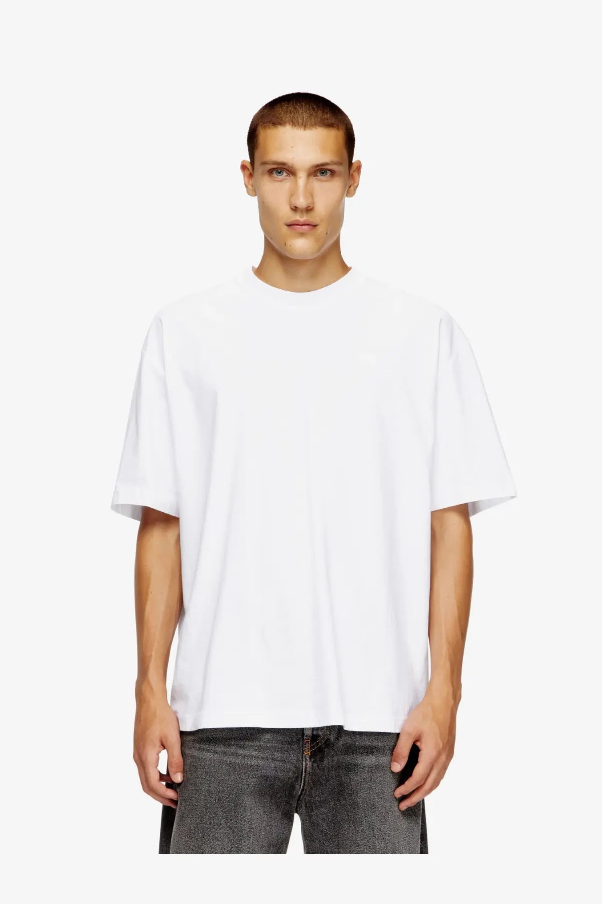 Diesel men’s Boggy Megoval white oversized crewneck t-shirt made of soft cotton fabric