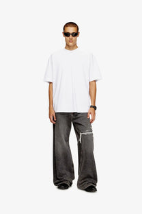 Diesel men’s Boggy Megoval white oversized cotton t-shirt with simple crew neck and short sleeves