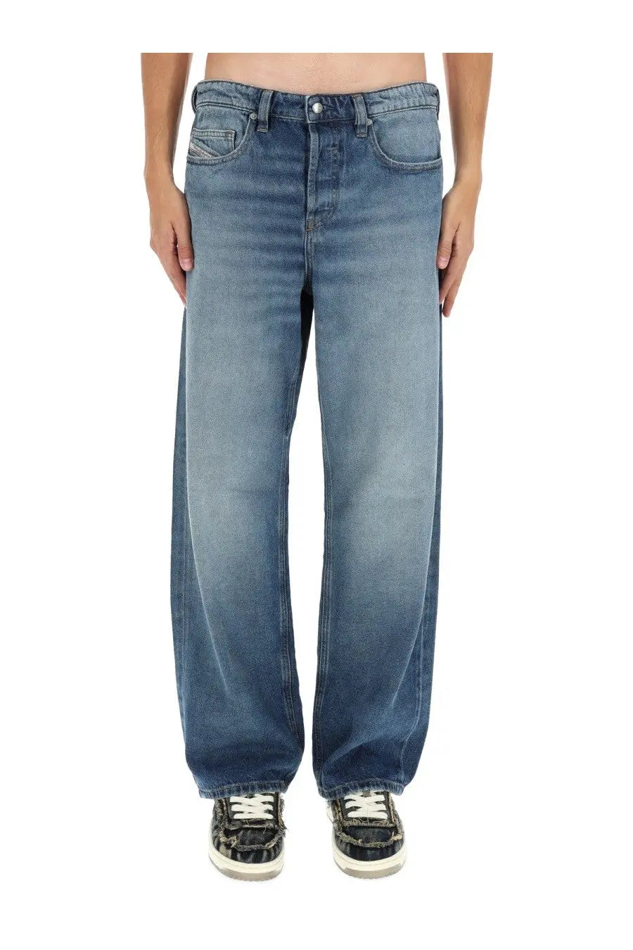Diesel men’s macro jeans blue made of faded washed blue denim with a straight-leg cut