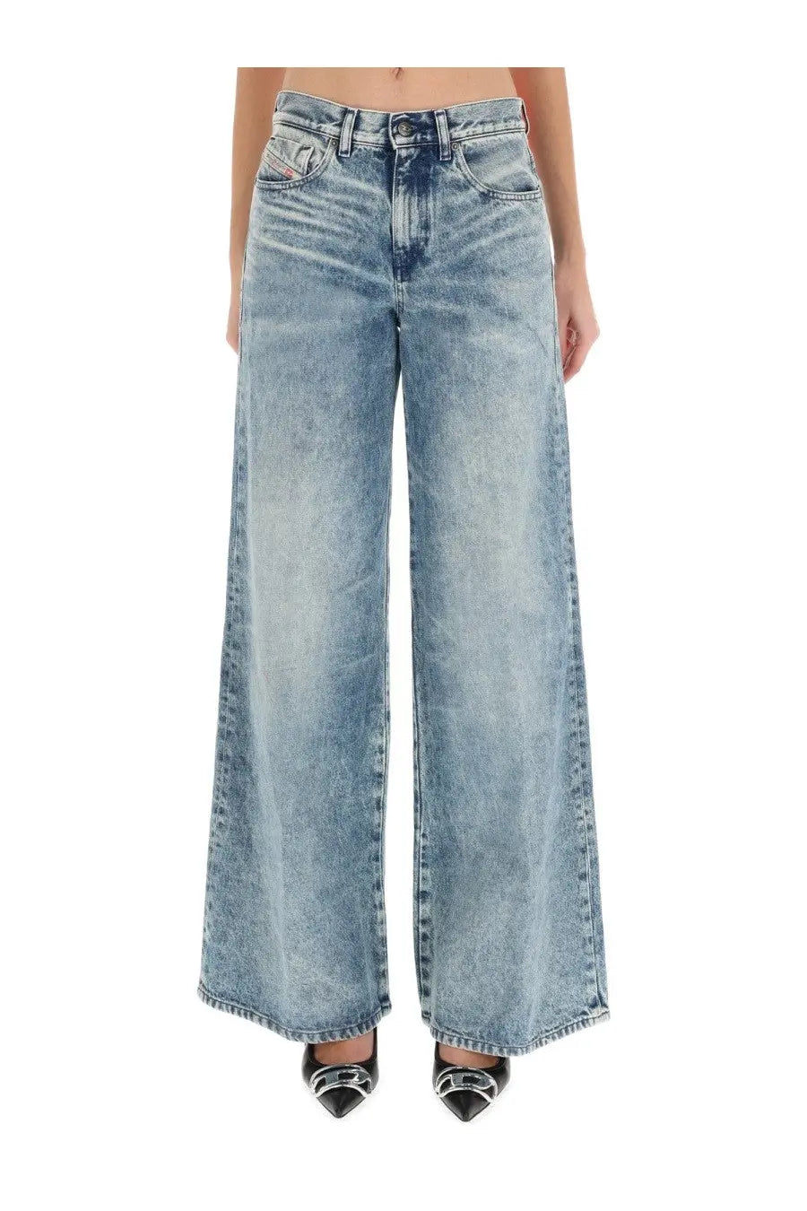 Diesel women’s akemi jeans blue light-wash denim wide-leg trousers with high waist and five-pocket design