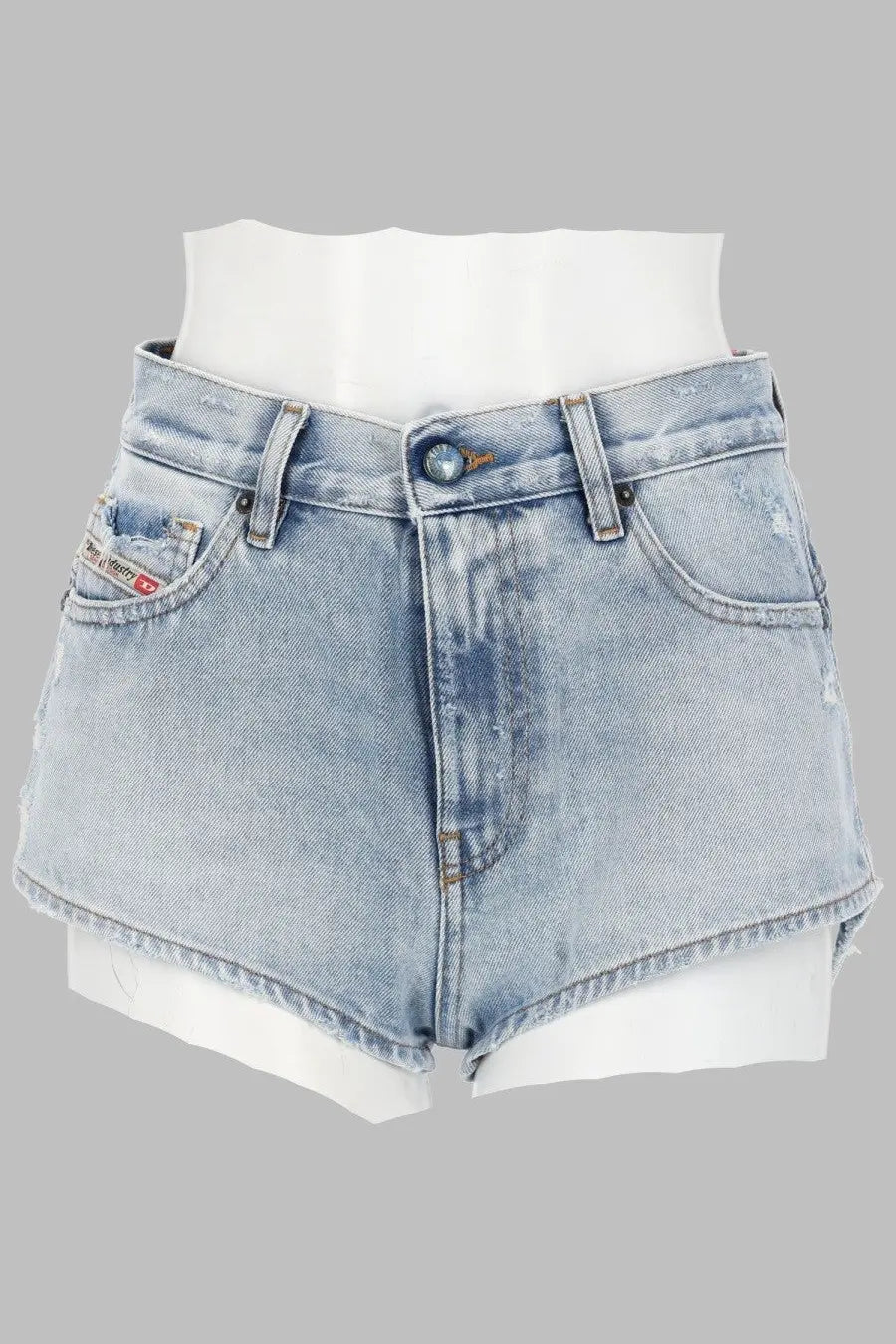Diesel women’s light-wash denim shorts in con orli sfrangiati blue with distressed frayed hem and five-pocket design