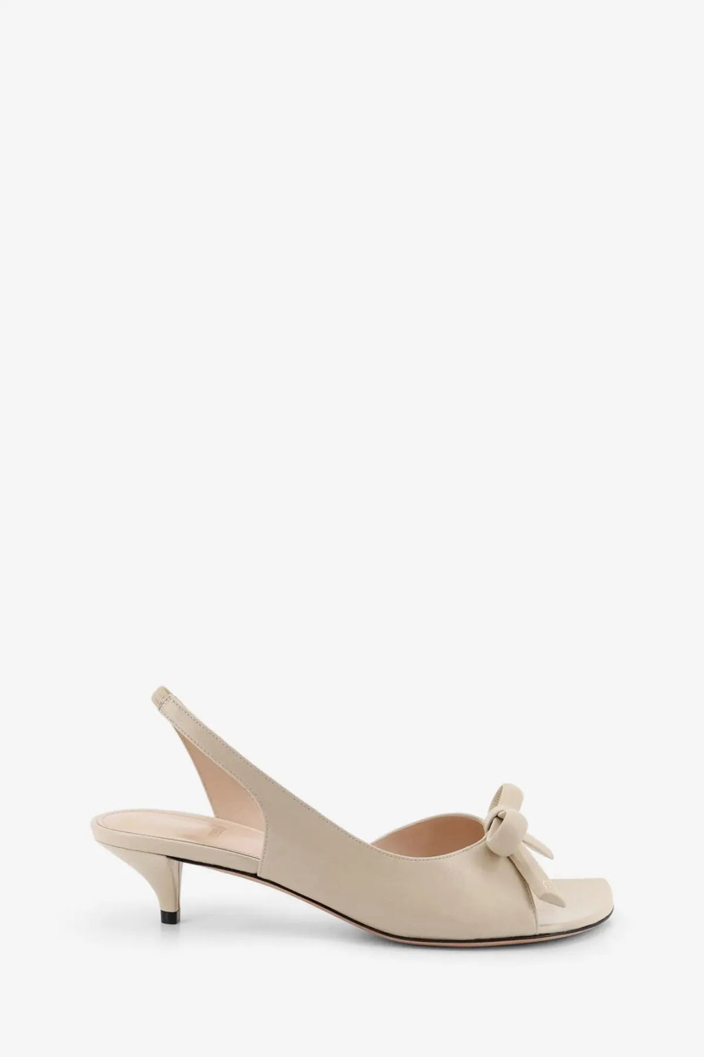 Beige leather slingback sandal with delicate bow at the toe from Dior women’s Dior bow leather sandals beige collection