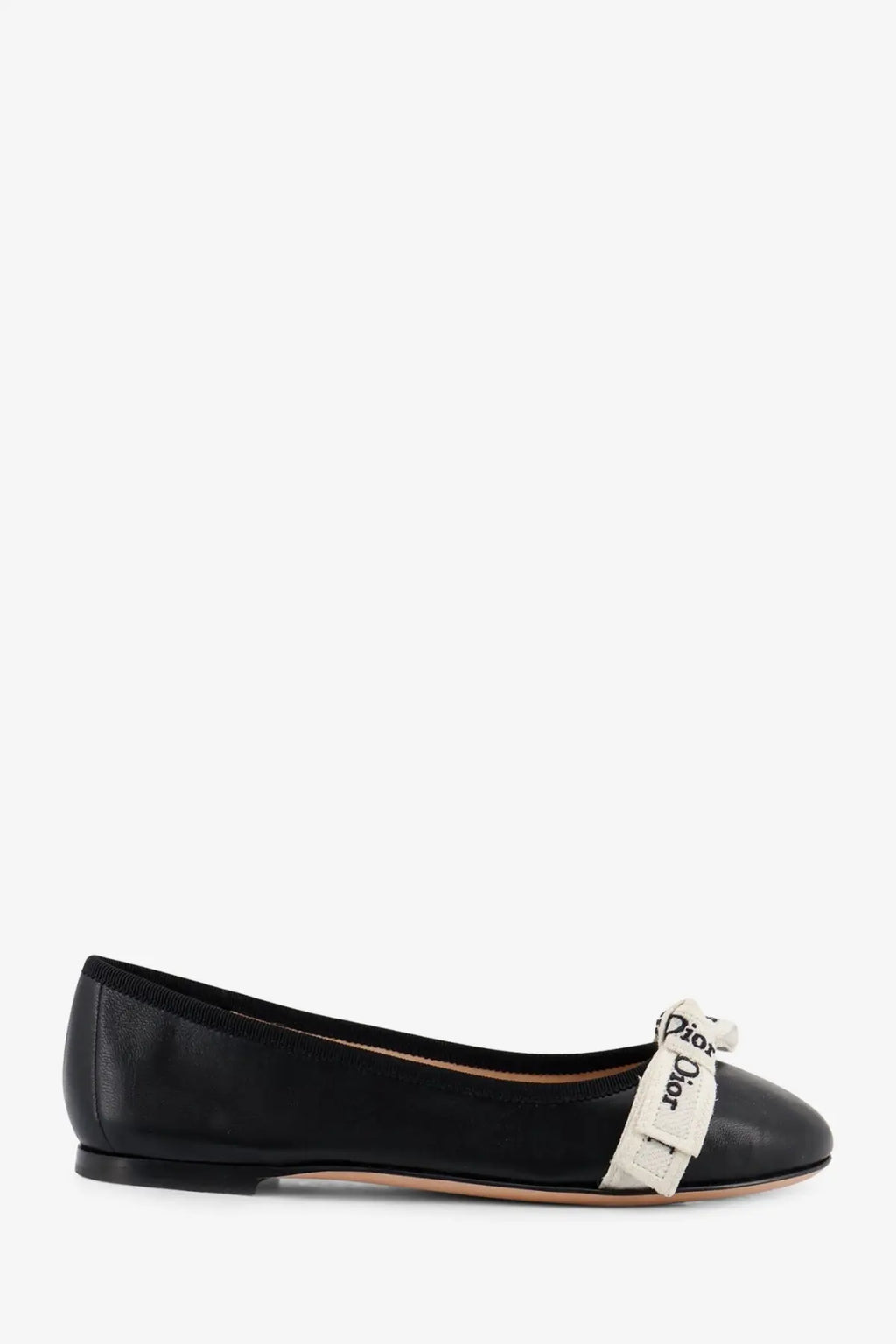 Black leather Dior women’s Jadior ballerina flat with white ribbon bow featuring Dior logo