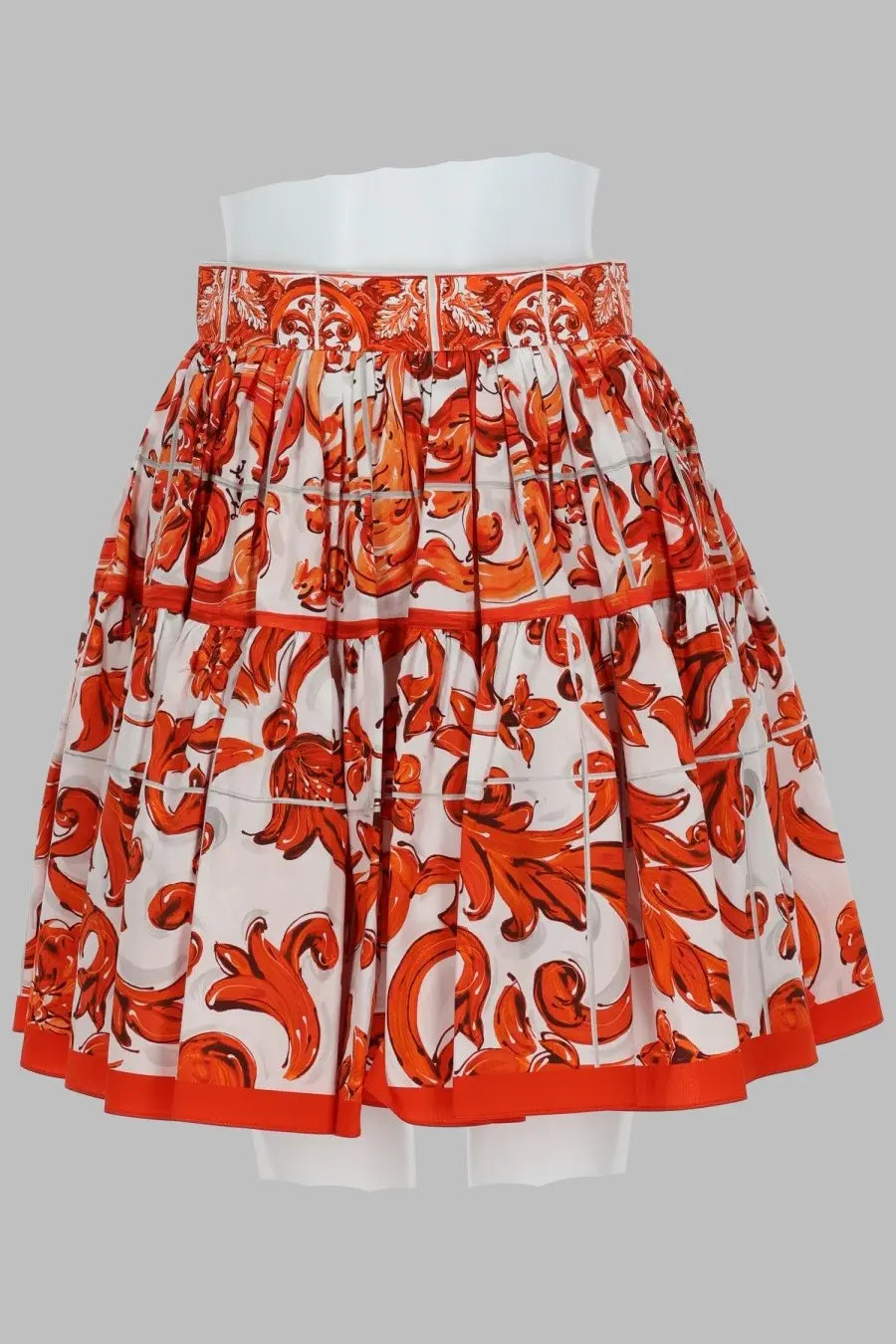 Dolce &amp; Gabbana women’s gonna corta tiered popeline stampa maiolica orange skirt with ornate floral pattern and red accents