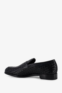 Black leather woven texture loafer by doucal’s men’s adler classic slip-on design in black leather