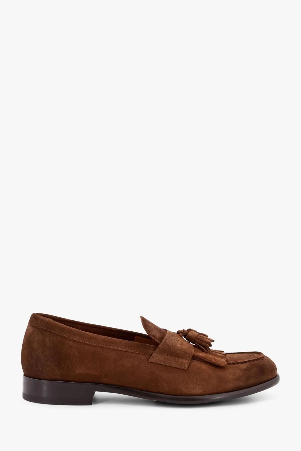 Brown suede loafer with tassel detail from Doucal’s men’s suede loafers gold collection