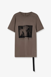 Drkshdw men’s cotton black shirt with taupe short sleeves and black and white alleyway photo print with text below
