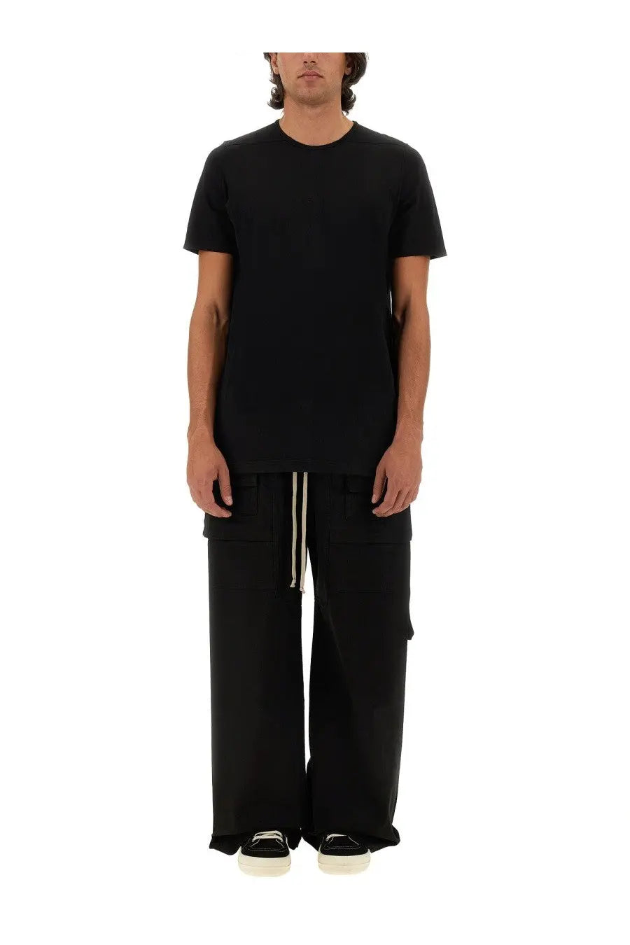 Drkshdw men’s level shirt black is a relaxed fit black short-sleeved crew neck t-shirt made from soft cotton