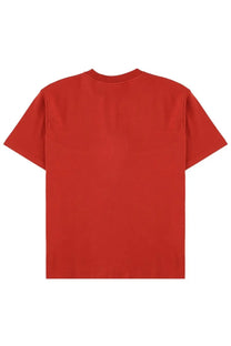 Red short-sleeved t-shirt with crew neck from drôle de monsieur featuring a men’s slogan design