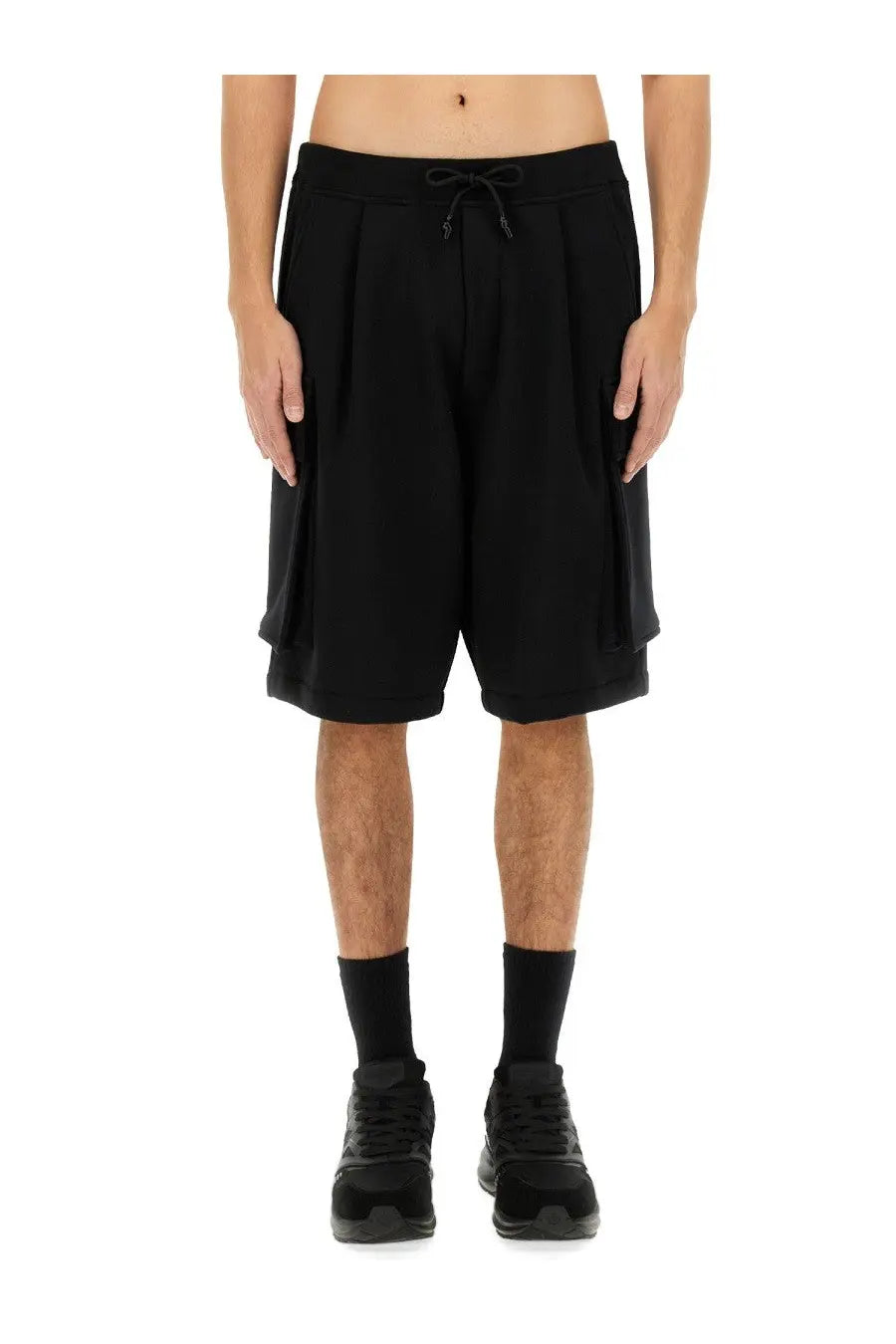 Dsquared2 men’s cargo bermuda shorts in black with pleated design drawstring waistband and side pockets