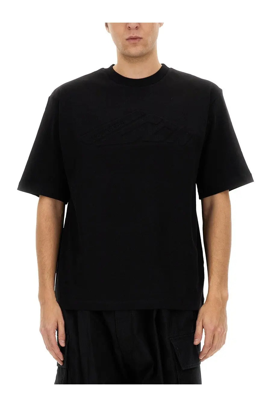 Dsquared2 men’s icon new generation black short-sleeved crew neck t-shirt with subtle embossed chest logo