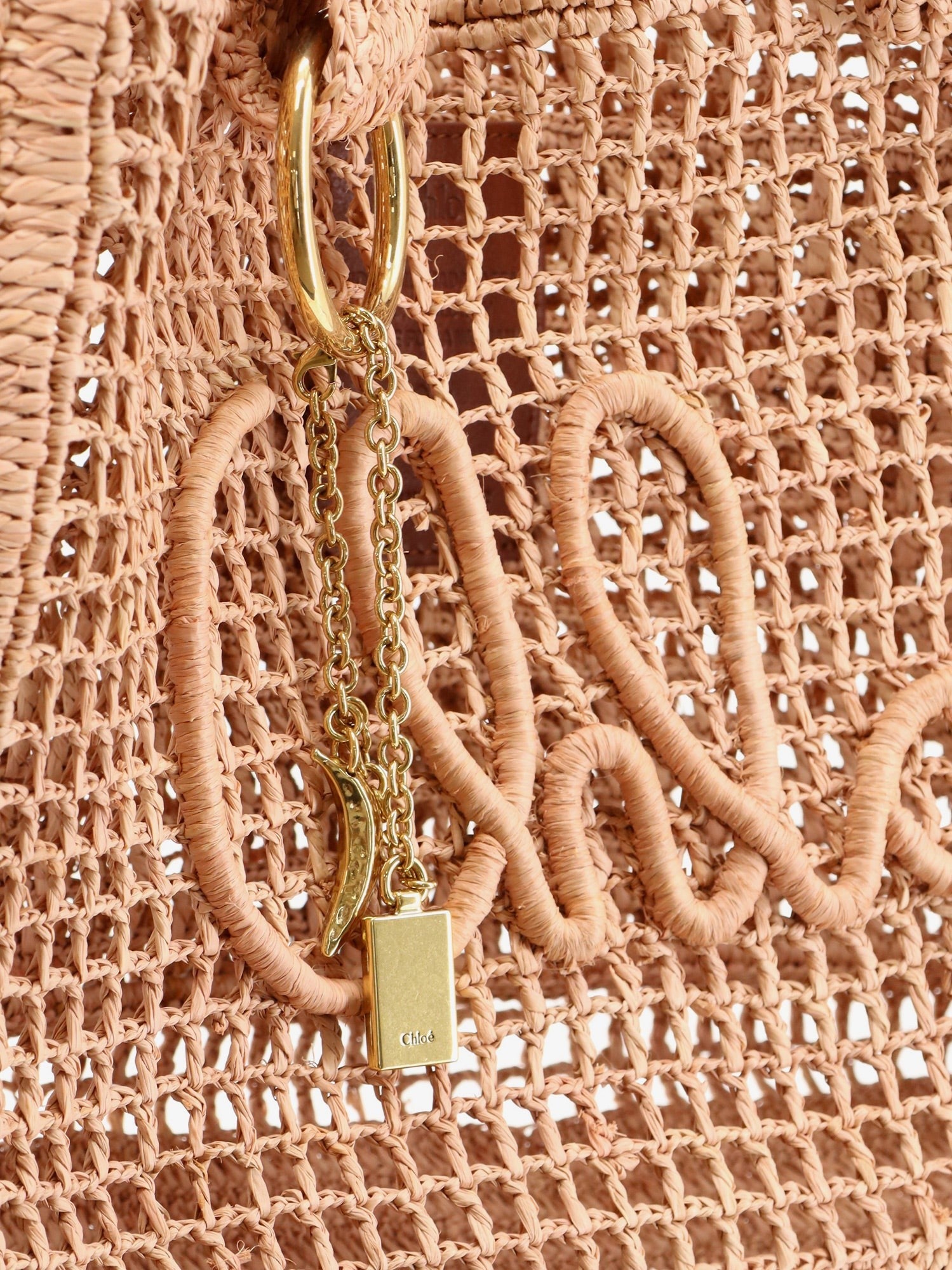 Chloé Women's East West Summer Banana Raffia Shoulder Bag Beige