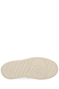 Cream-colored rubber sole with circular Fendi logo and diagonal grooves on Fendi women’s Fendi Match sneaker beige