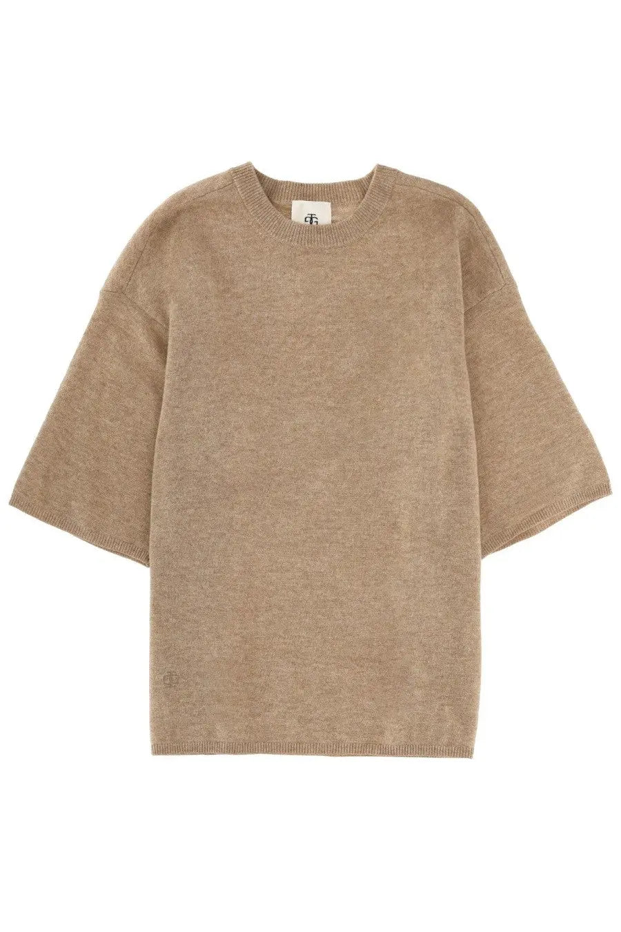 The garment women shirt como beige oversized knit sweater with soft textured fabric and relaxed fit