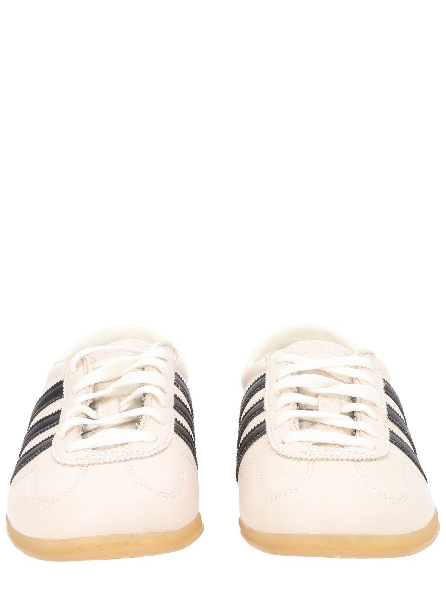 adidas Unisex Gazelle LO Pro Sneaker Beige