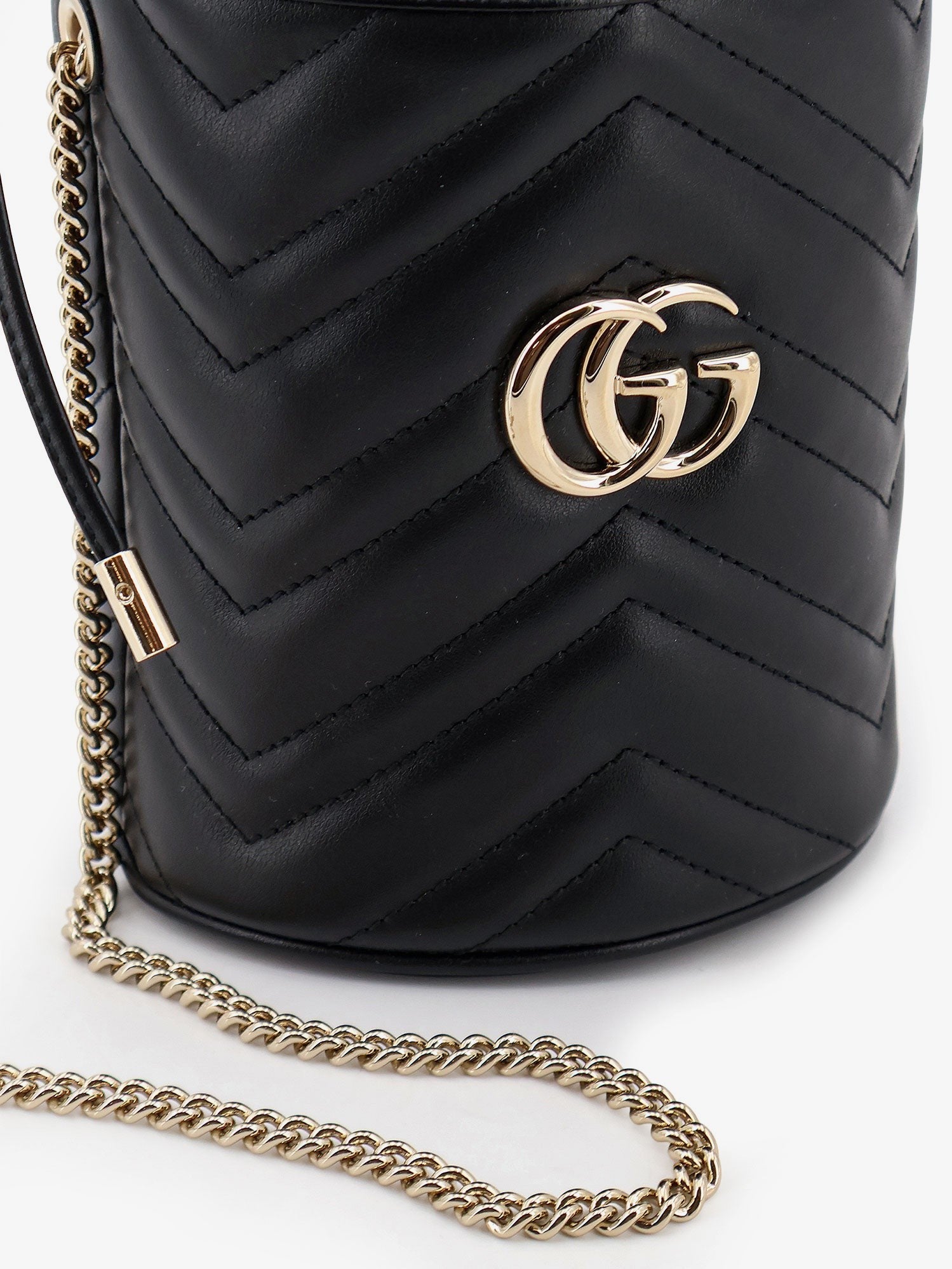 Gucci Women's GG Marmont Matelassé Leather Bucket Bag Black
