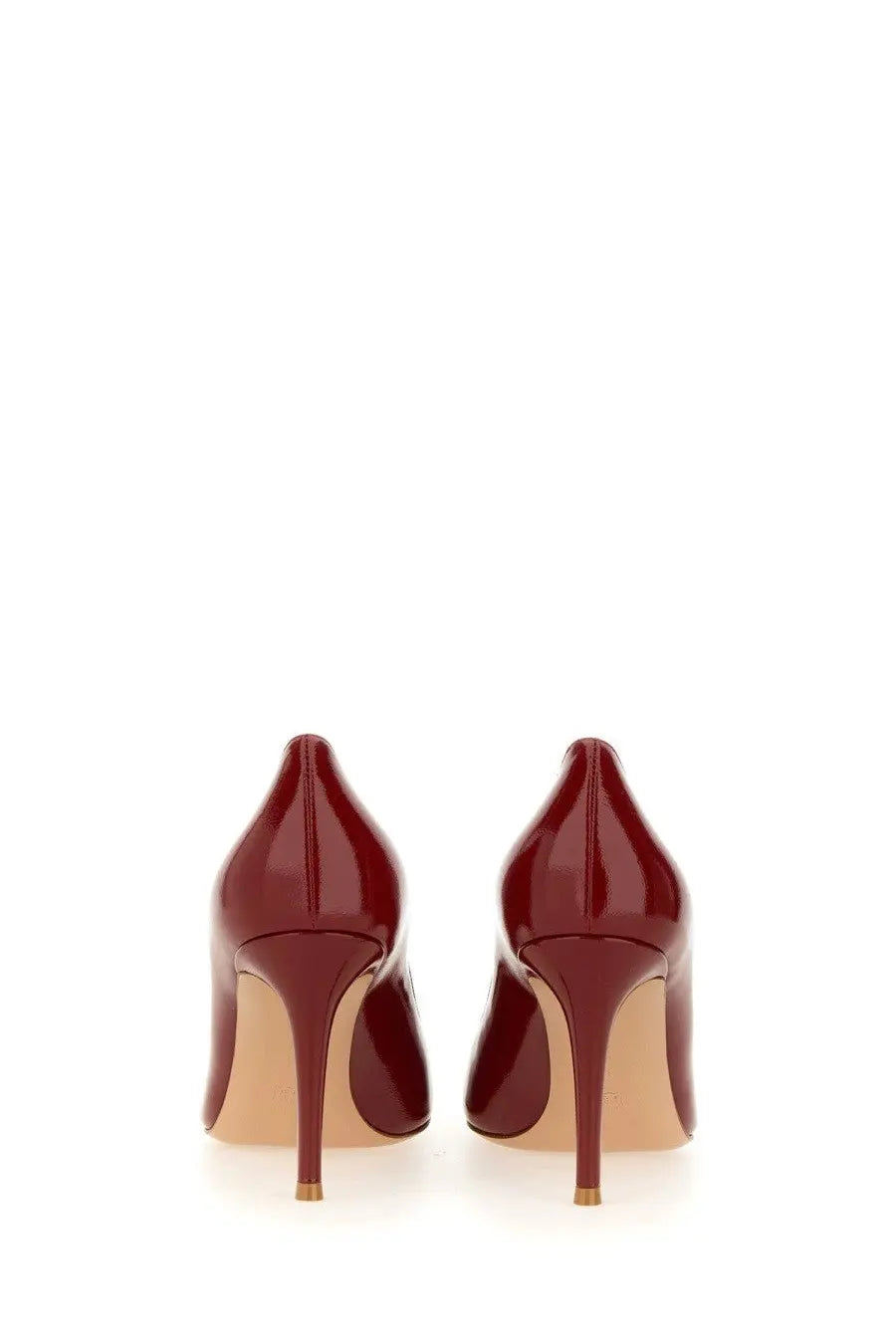 Burgundy patent leather Gianvito Rossi women’s Écolleté Gianvito Red high-heeled pumps with gold-toned heel caps