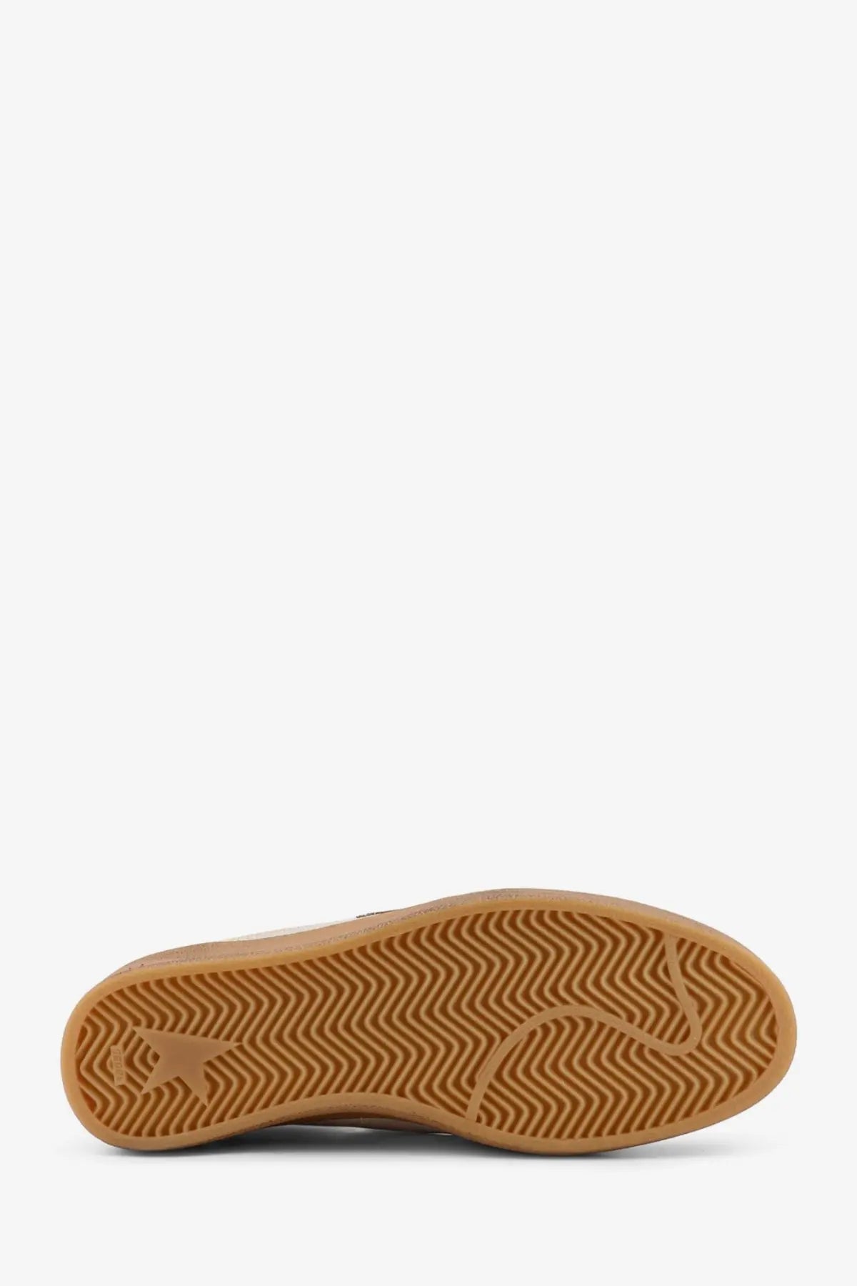 Tan rubber sole with wavy tread pattern and embossed logo on golden goose men’s ball star white leather sneakers