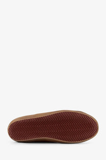 Brown rubber sole with distinctive chevron tread on golden goose men’s super star double quarter white suede sneakers