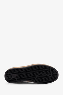Black rubber sole with wavy tread and embossed star logo on heel of golden goose women’s ball star vintage leather sneakers