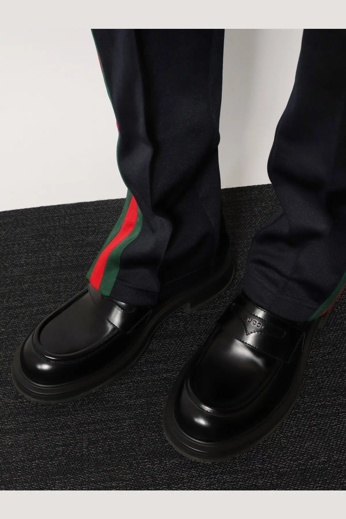 Gucci Men's Leather Loafers Black, view 2