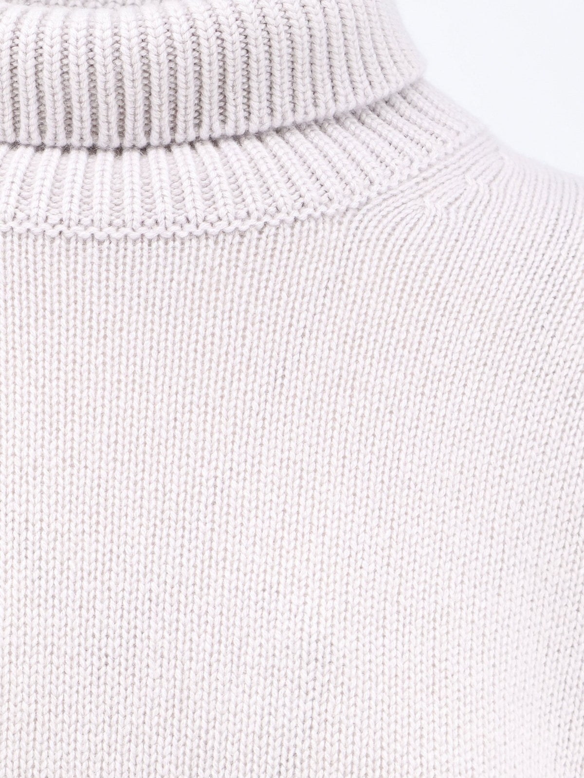 Lisa Yang Women's Heidi Cashmere Turtleneck SEASHELL