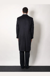 Hevò men’s cashmere coat blue with a black tailored overcoat featuring double-breasted design and notched lapels