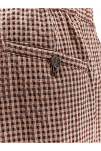 Hevò men’s Torre Lapillo beige checkered chino shorts with brown and beige pattern and dark brown button closure