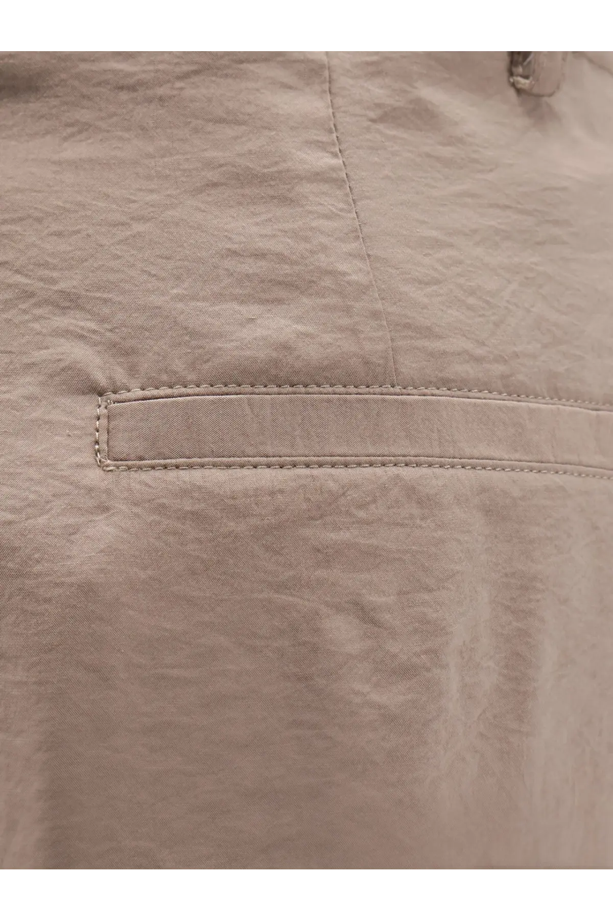 Hevò women’s torreveneri beige linen trousers with subtle texture and neatly stitched pocket detail