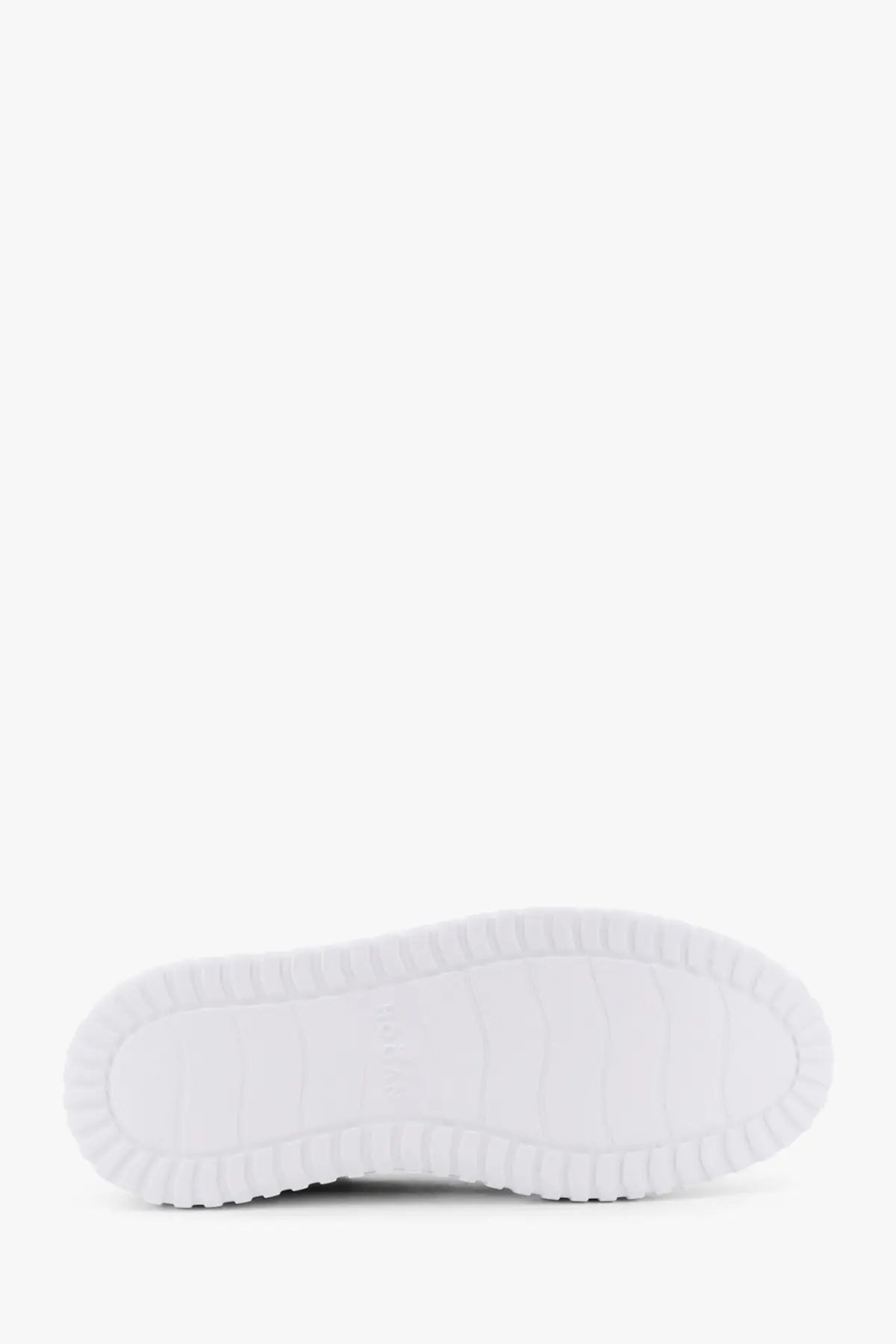 White rubber sole with textured ridged pattern and embossed branding on hogan men’s stripes leather sneakers blue