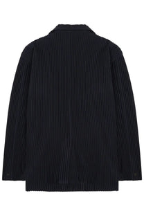 Homme Plisse Issey Miyake men’s black pleated jacket with a structured collar and long sleeves in pleated fabric