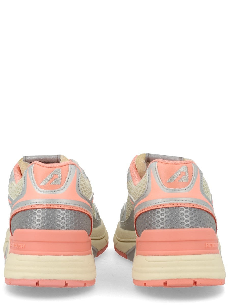 AUTRY Women's Hyperway Sneaker Beige