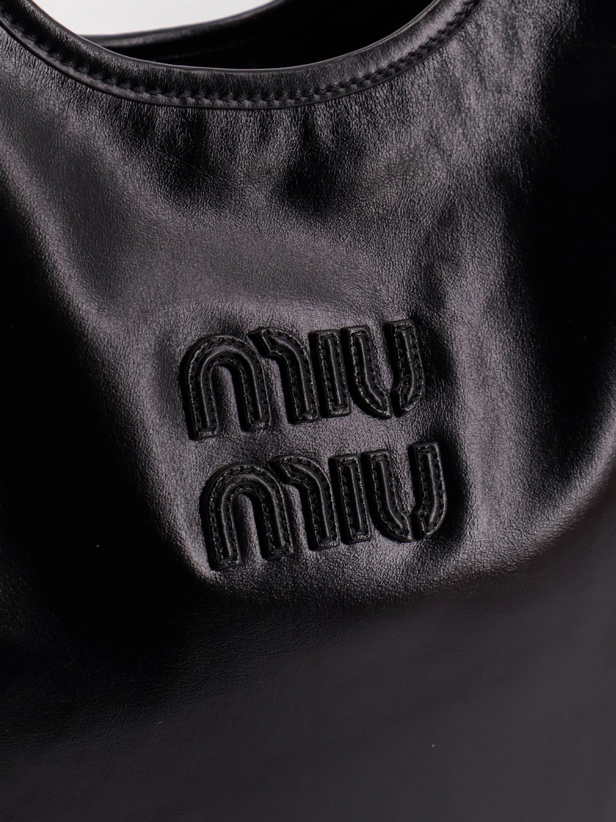 Miu Miu Women's Ivy Leather Shoulder Bag Black