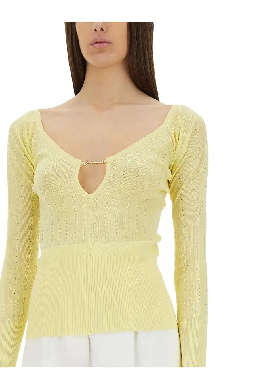 Jacquemus women’s the top praluce yellow pale yellow long-sleeved ribbed knit top with gold-tone clasp at v-neckline