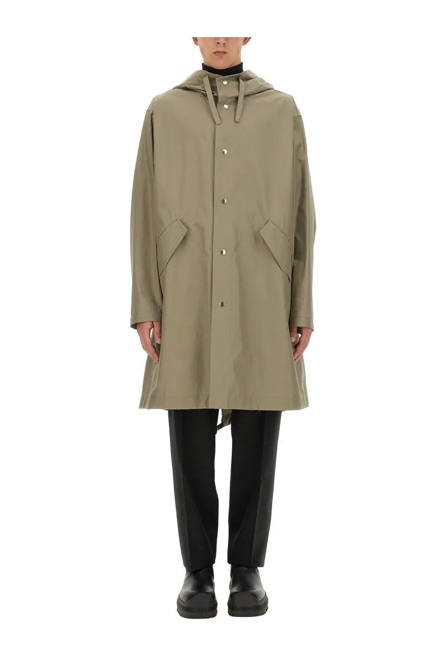 Olive-green hooded trench coat with silver buttons and flap pockets in jil sander men’s parka green design