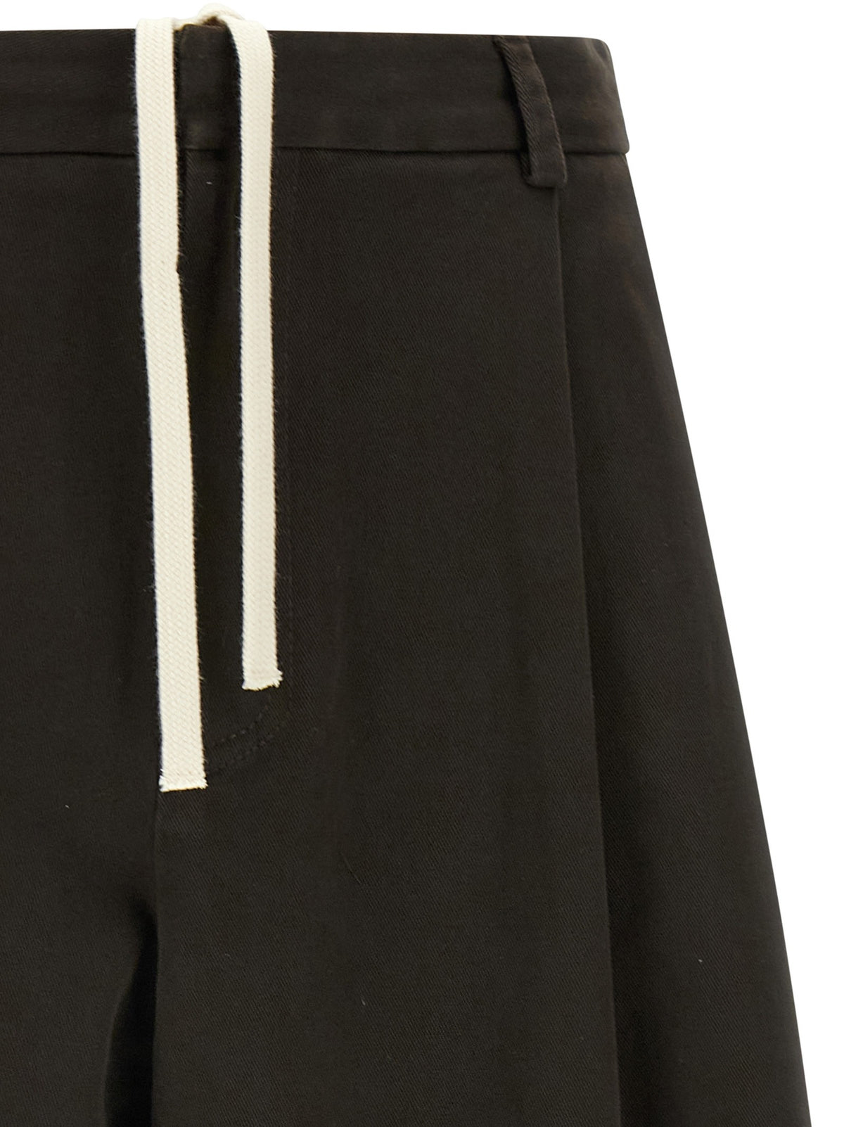 TELA Lake Bermuda Shorts Black, view 3