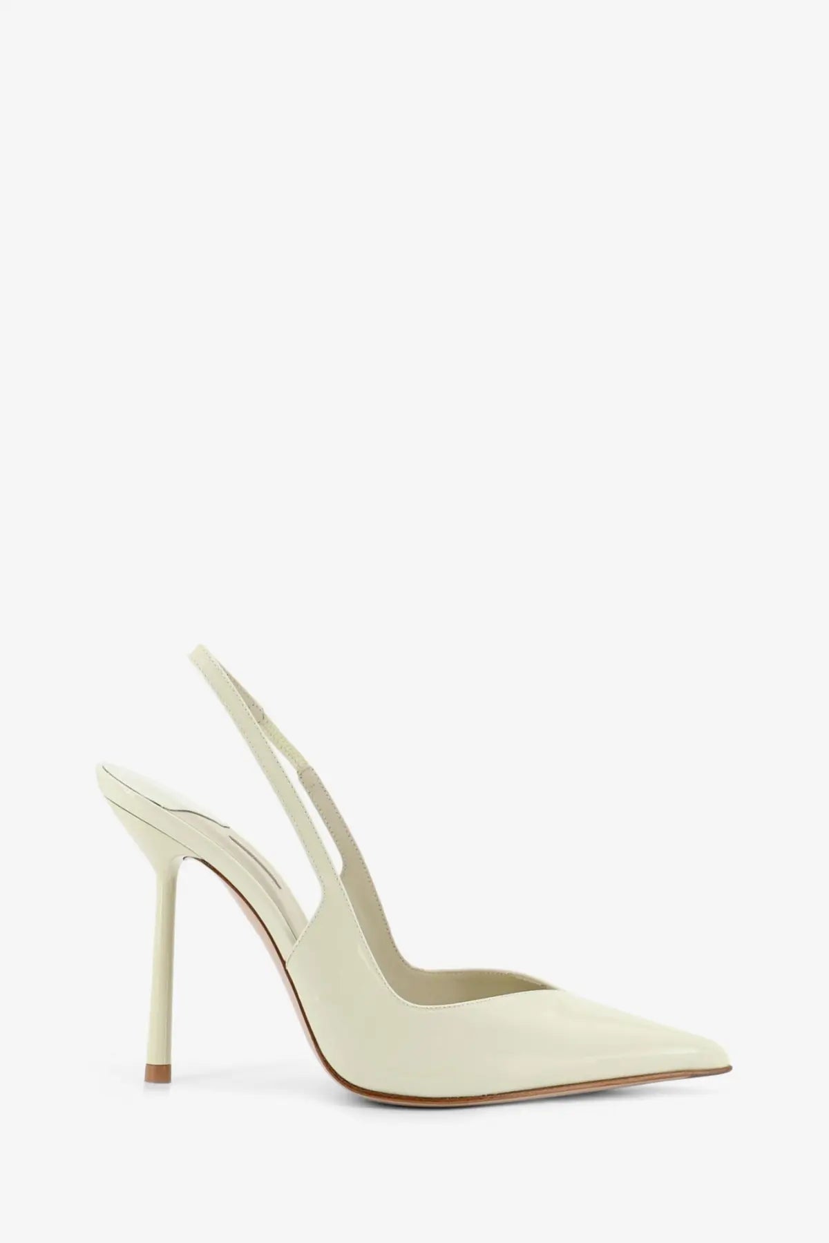 Le silla women’s chanel vivienne cream patent leather slingback pump with slender stiletto heel