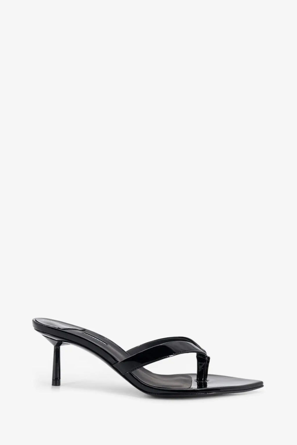 Le Silla women’s Gisele black patent leather thong sandal with a sleek minimalist design and slender heel
