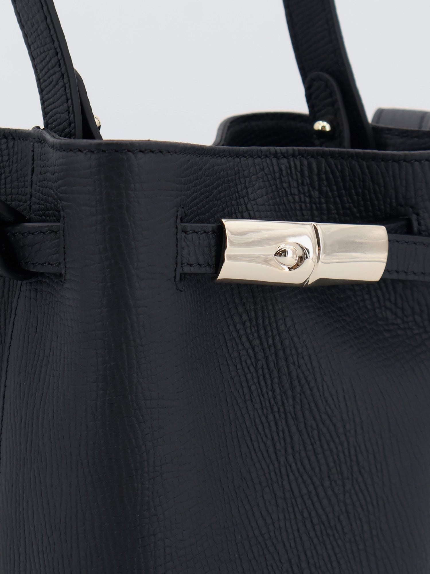 Longchamp Women's Le Smart Leather Bucket Bag Black