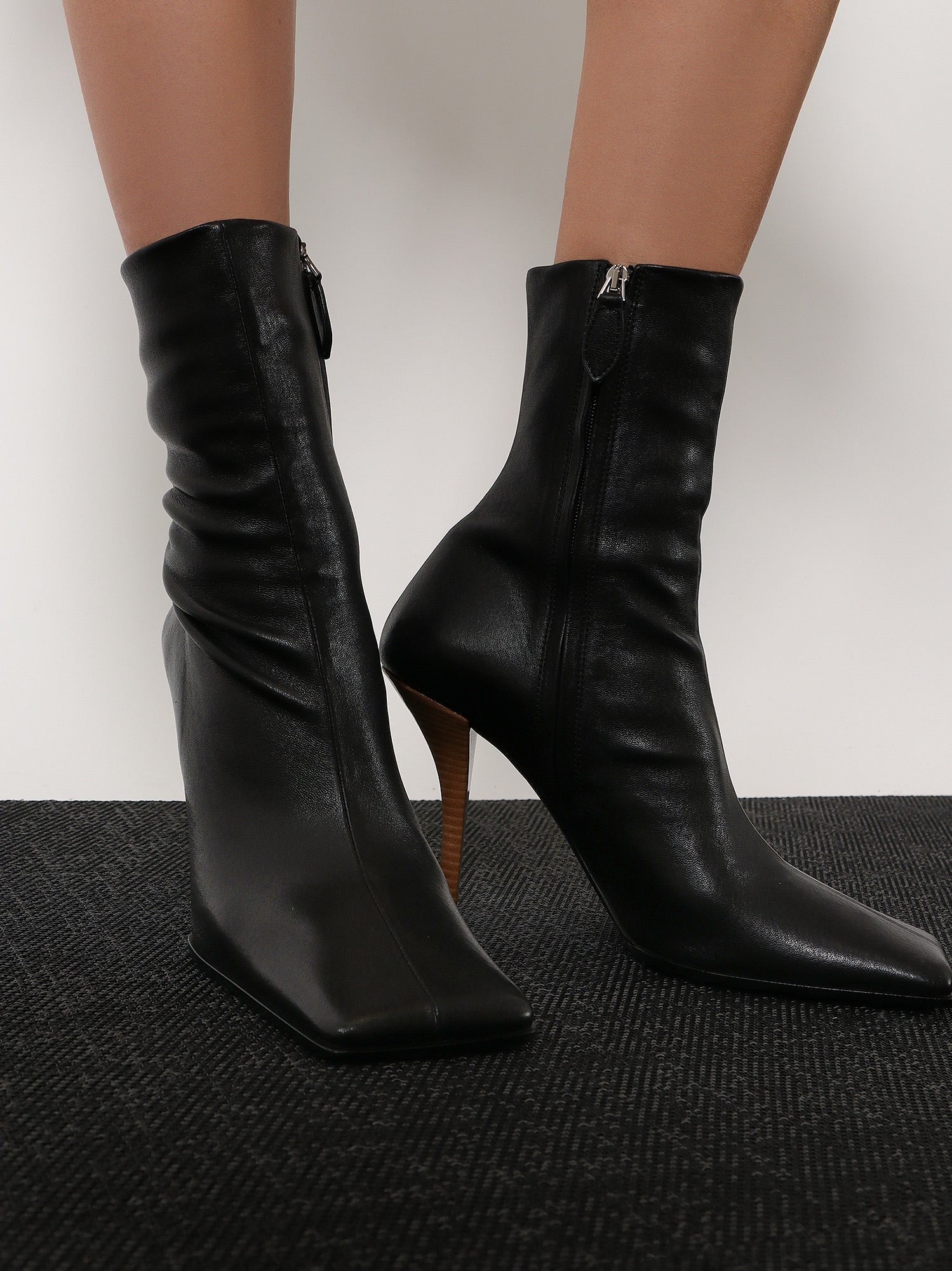 ALAÏA Women's Leather Boots Black