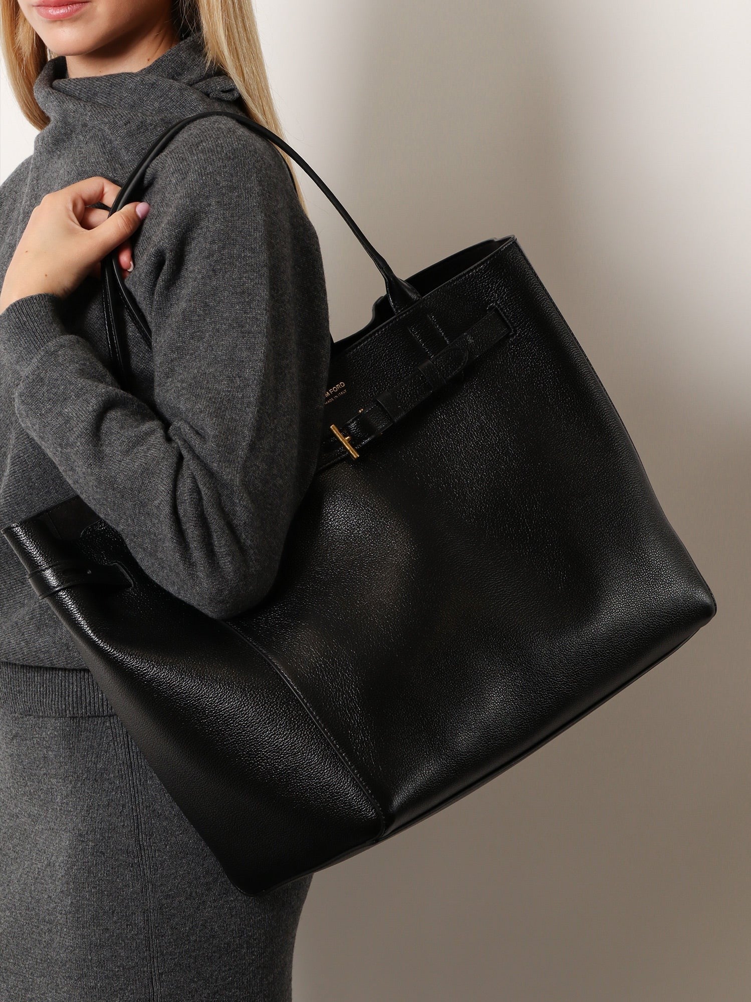 Tom Ford Women's Leather Shoulder Bag Black