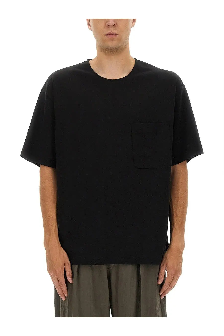 Lemaire men’s relaxed fit black short-sleeved cotton t-shirt with round neckline and single chest pocket