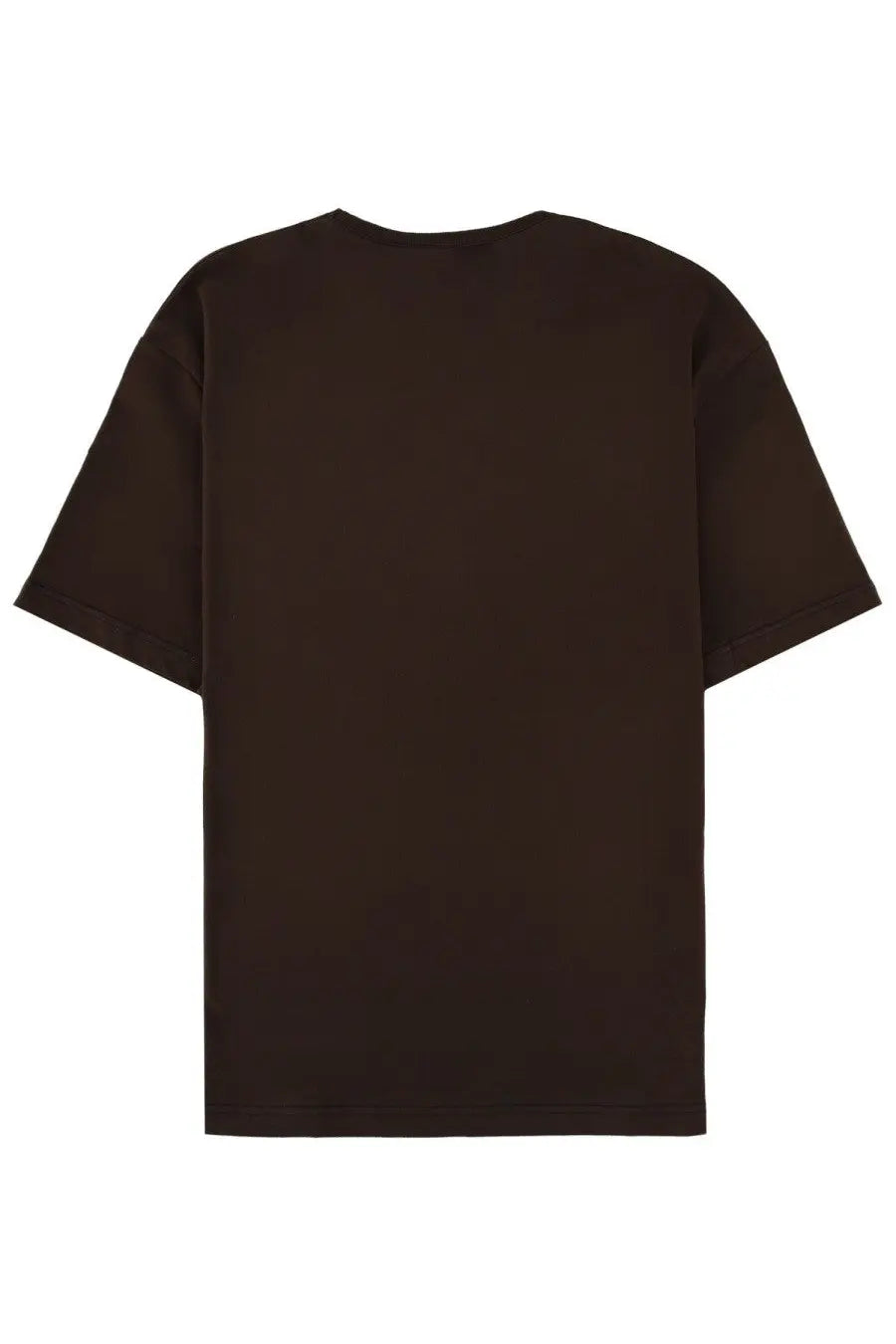 A dark brown oversized short-sleeved lemmaire men’s shirt con taschino with a simple crew neck and clean stitching