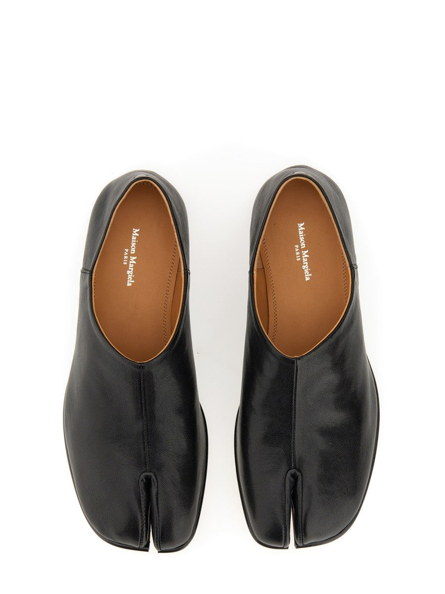 Maison Margiela Women's Slip on Tabi in Pelle Black