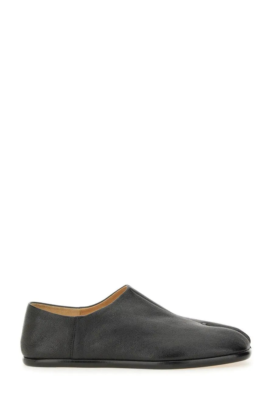 Maison Margiela men’s black leather tabi mules slip-on loafer with minimalist design and stitched toe seam