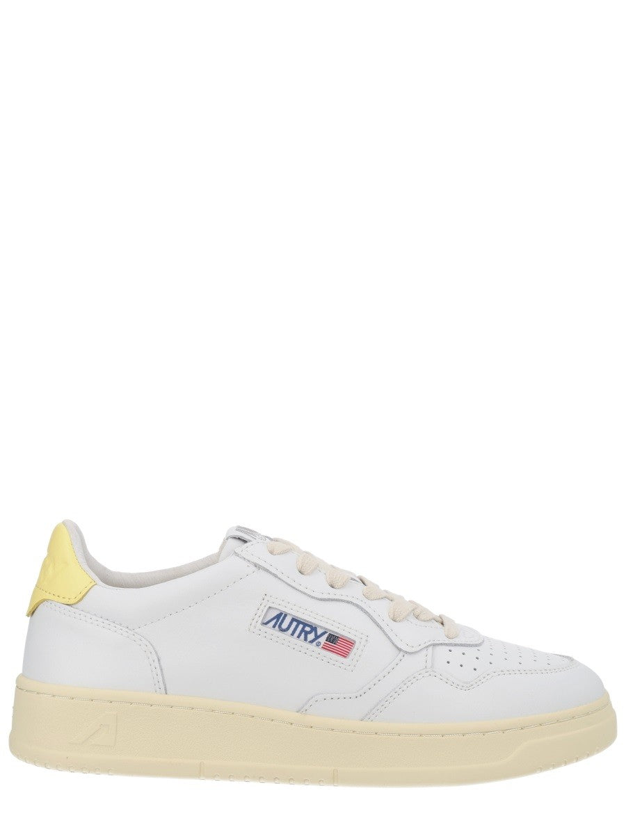 AUTRY Women's Medalist Low Sneaker White