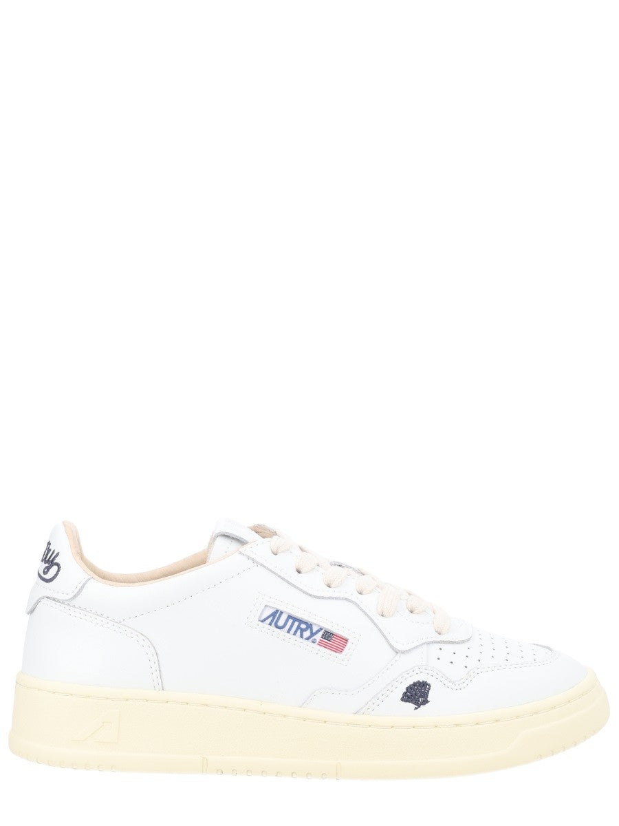 AUTRY Women's Medalist Low Sneaker White