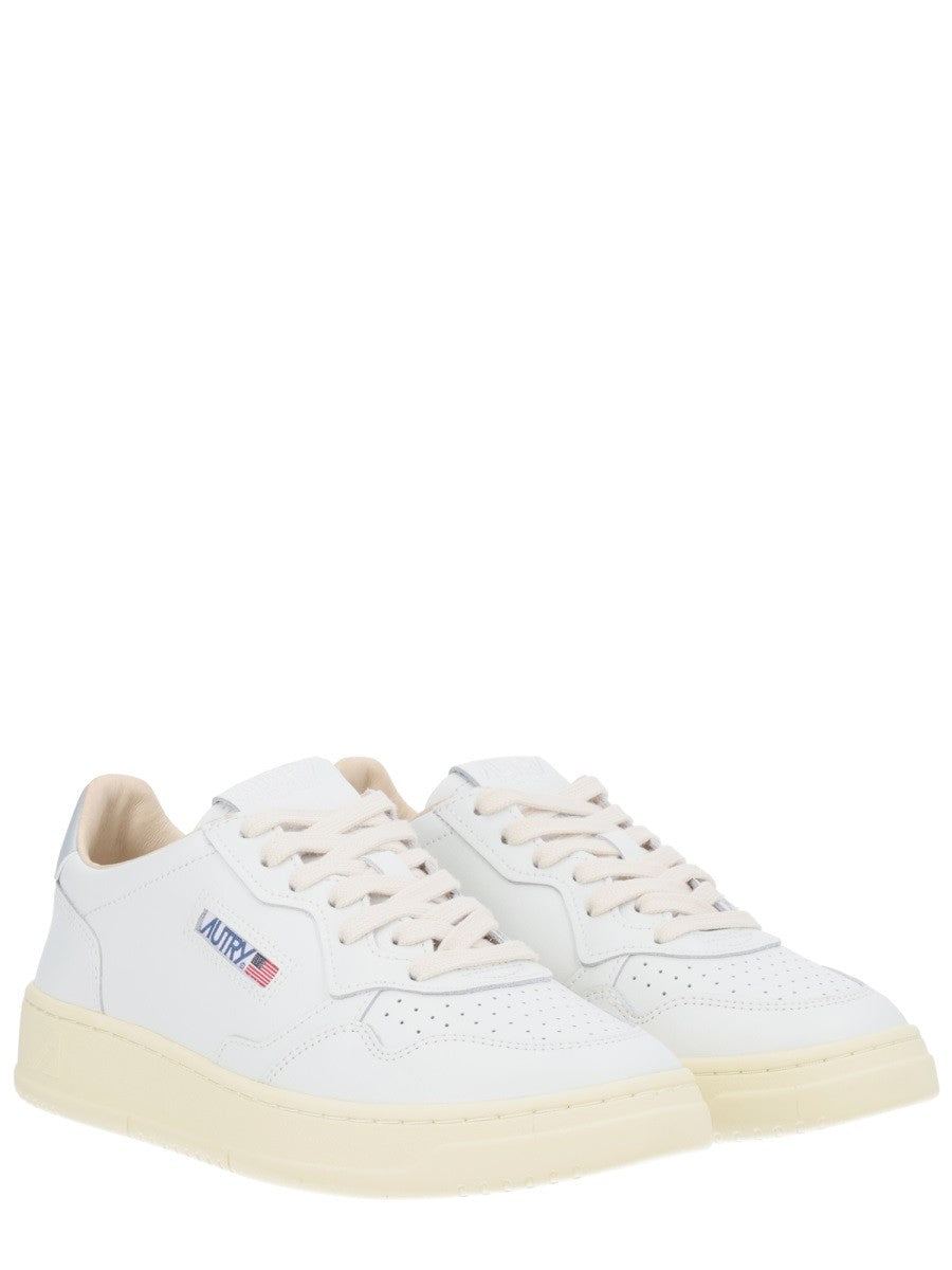 AUTRY Women's Medalist Low Sneaker White