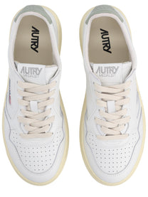 AUTRY Women's Medalist Low Sneaker White, view 6